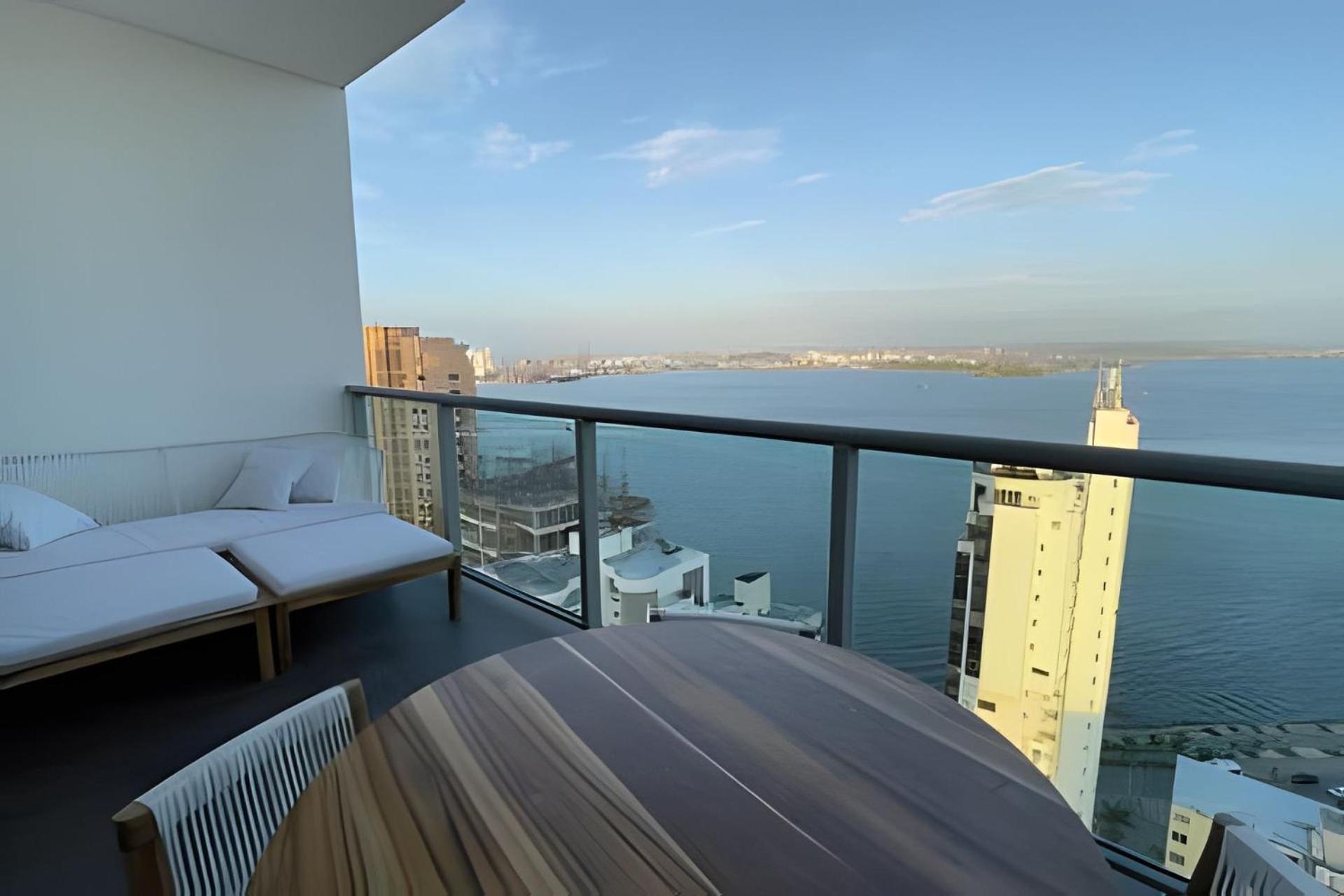 Infinitum Spectacular 23rd Floor 1 Bedroom *