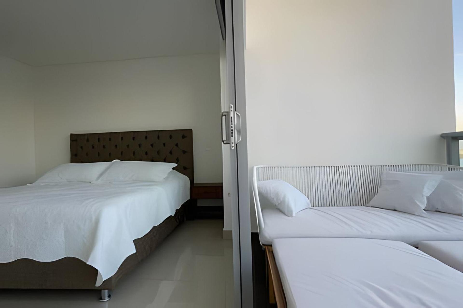 Infinitum Spectacular 23rd Floor 1 Bedroom Apartment