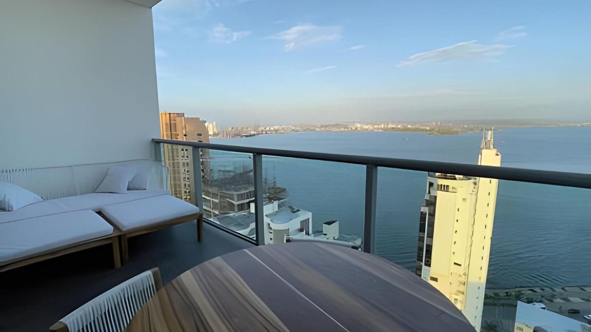 Infinitum Spectacular 23rd Floor 1 Bedroom *
