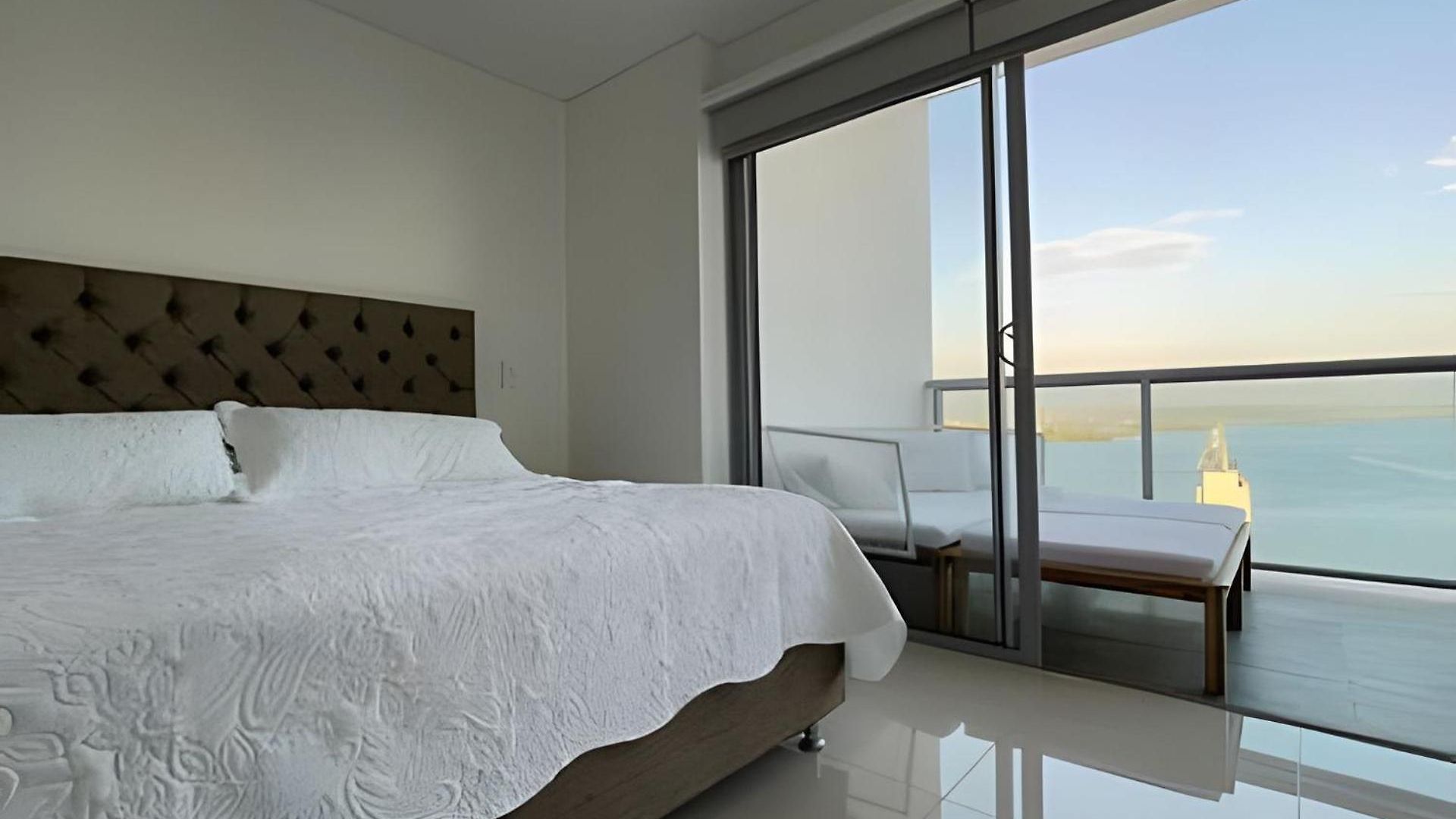 Infinitum Spectacular 23rd Floor 1 Bedroom Cartagena