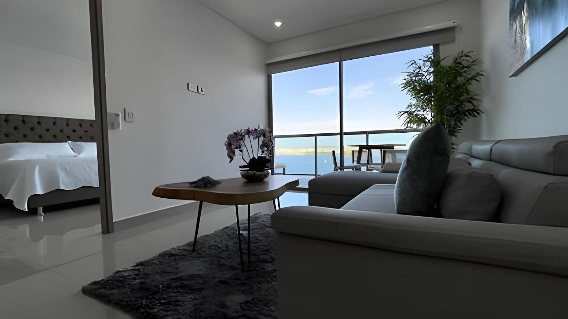 Infinitum Spectacular 23rd Floor 1 Bedroom *
