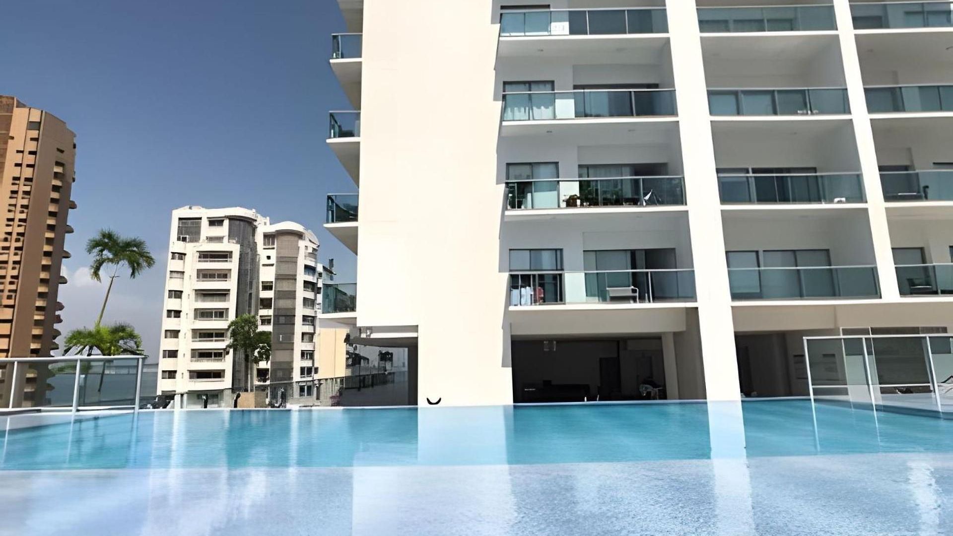 Infinitum Spectacular 23rd Floor 1 Bedroom *