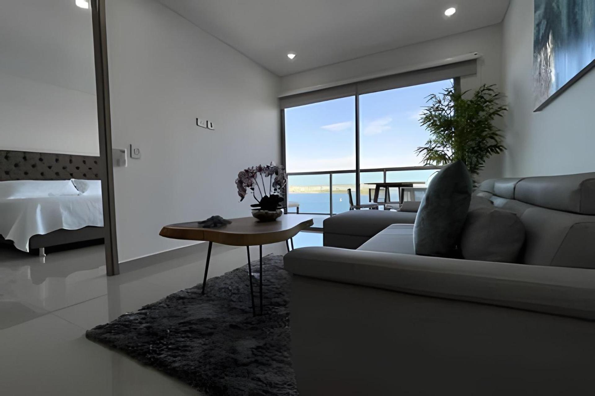 Infinitum Spectacular 23rd Floor 1 Bedroom *